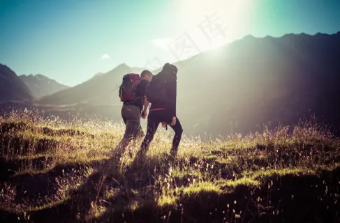 现金王娱乐：中国真正的地产首富，旗下公司坐拥几千亿资产，净负债率却是零