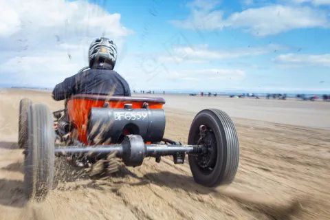 y58：8 CHANNEL 1080P. H.265. STORAGE CAPACITY UP TO 4TB