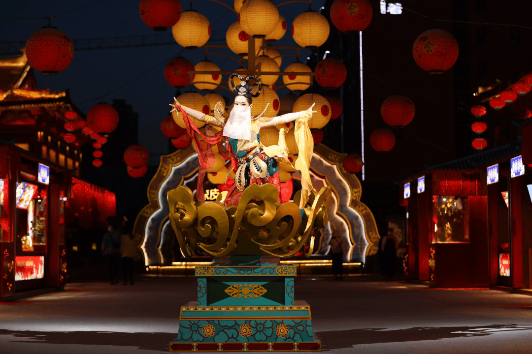 iTR27rBgcavnOfqg.gif 121.gif