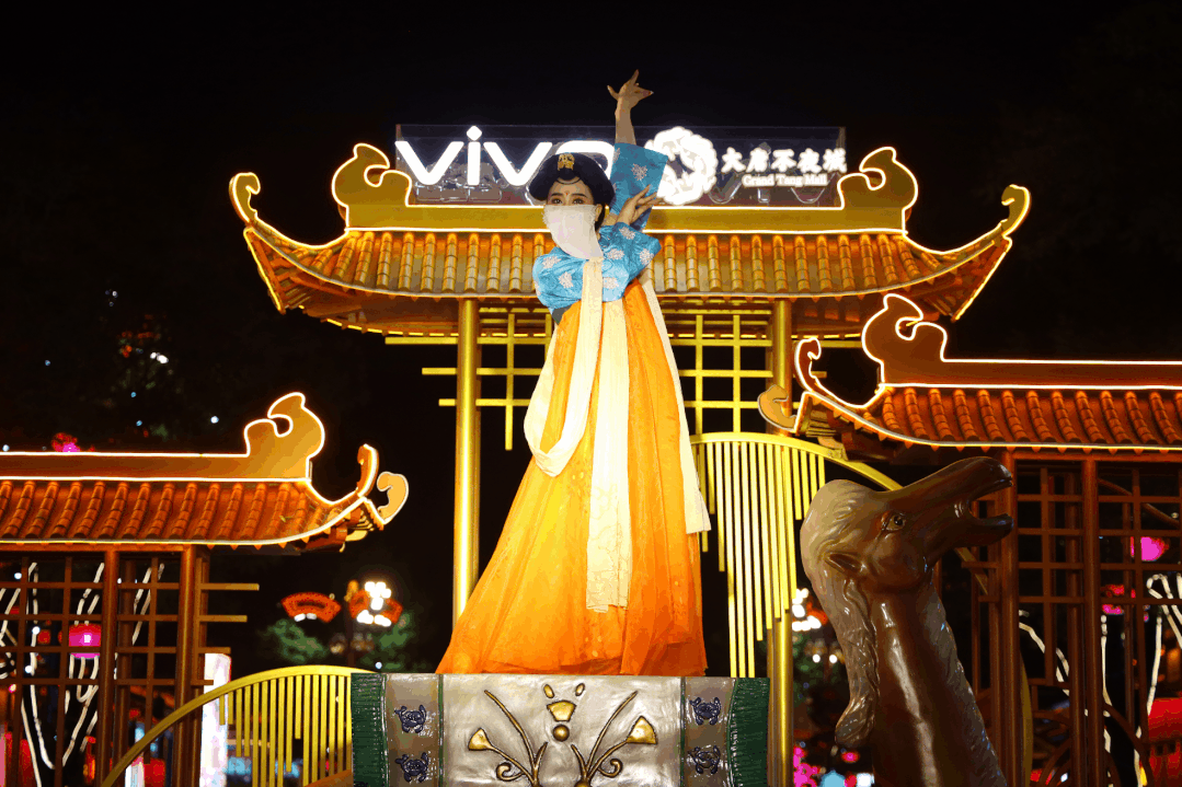 f21BBsC8toSegGpX.gif 122.gif